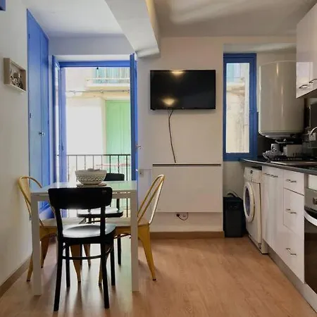 Maisonnette A Deux Pas De La Plage. *